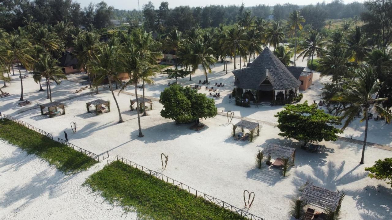 Vrclub Paje Palms Beach Resort Bagian luar foto