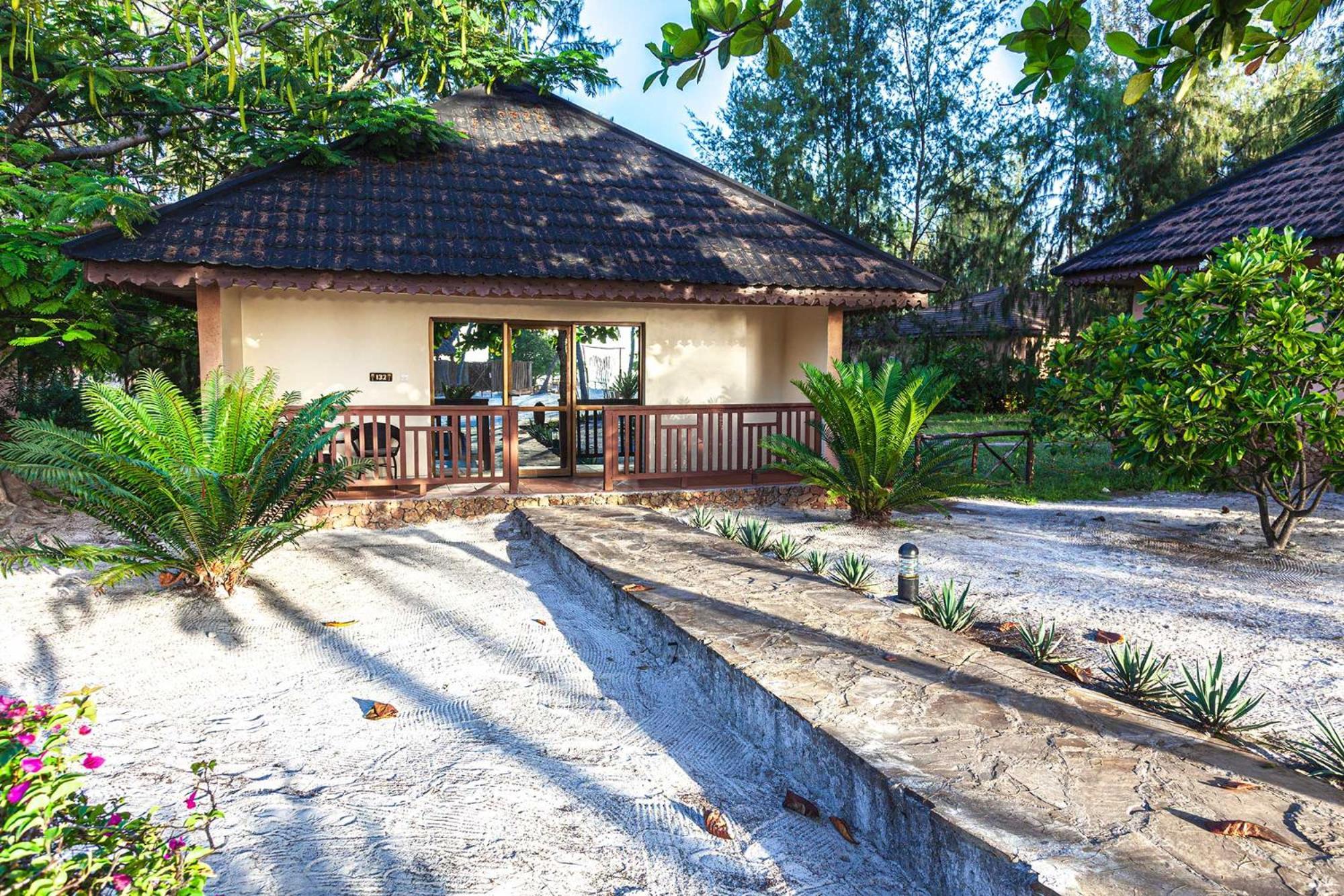 Vrclub Paje Palms Beach Resort Bagian luar foto