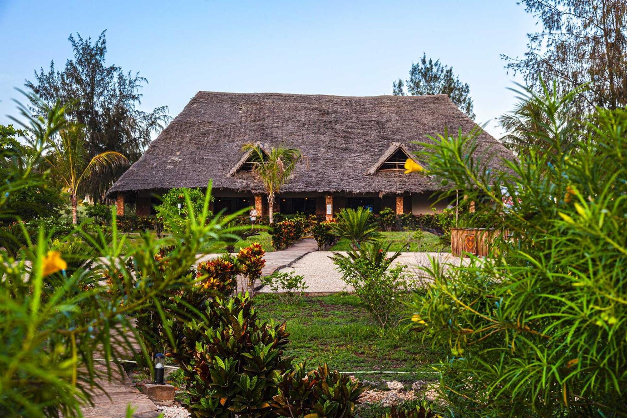 Vrclub Paje Palms Beach Resort Bagian luar foto